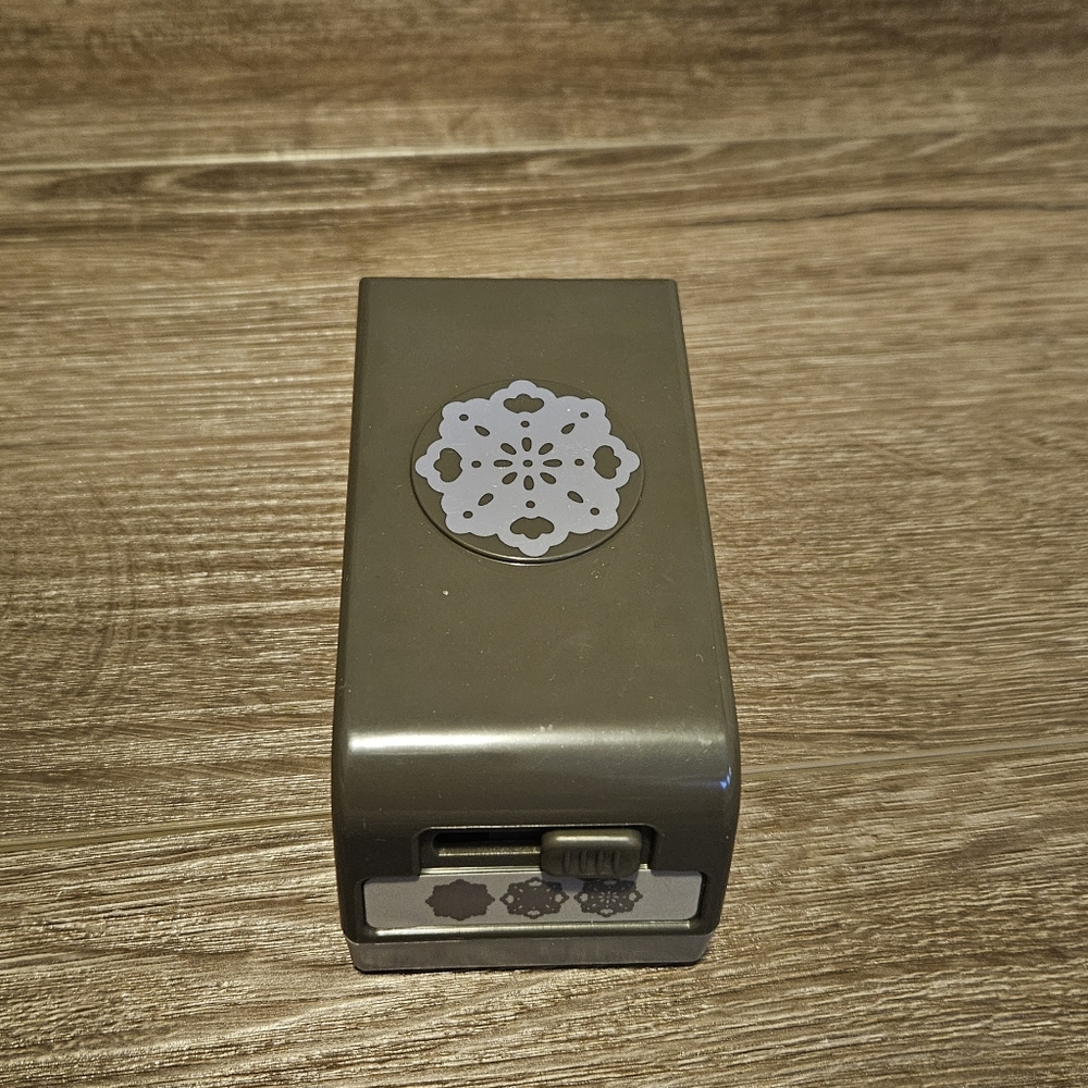 Stampin’ Up Doily Triple Layer Punch